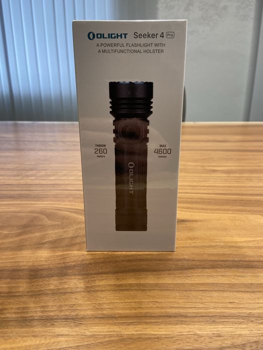 Тактично-пошуковий ліхтарик Olight Seeker 4 Pro