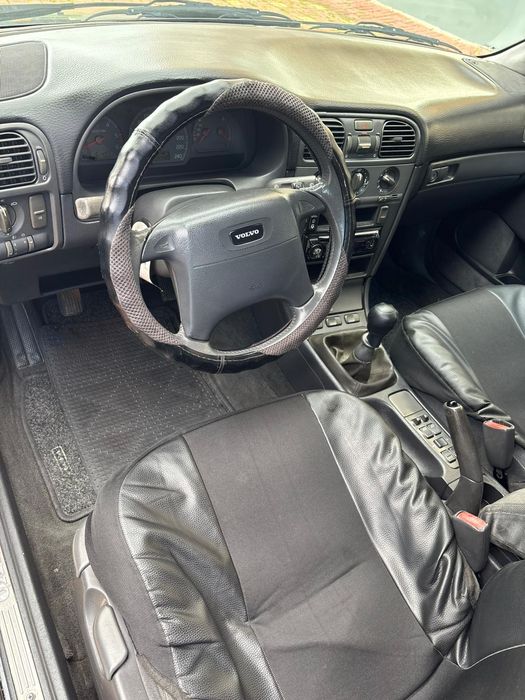 Volvo v40  1.9D.              Confort