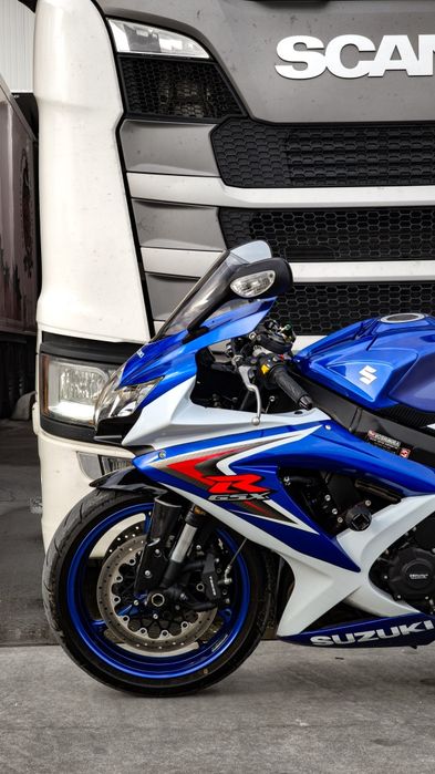 Suzuki GSXR 750 k8