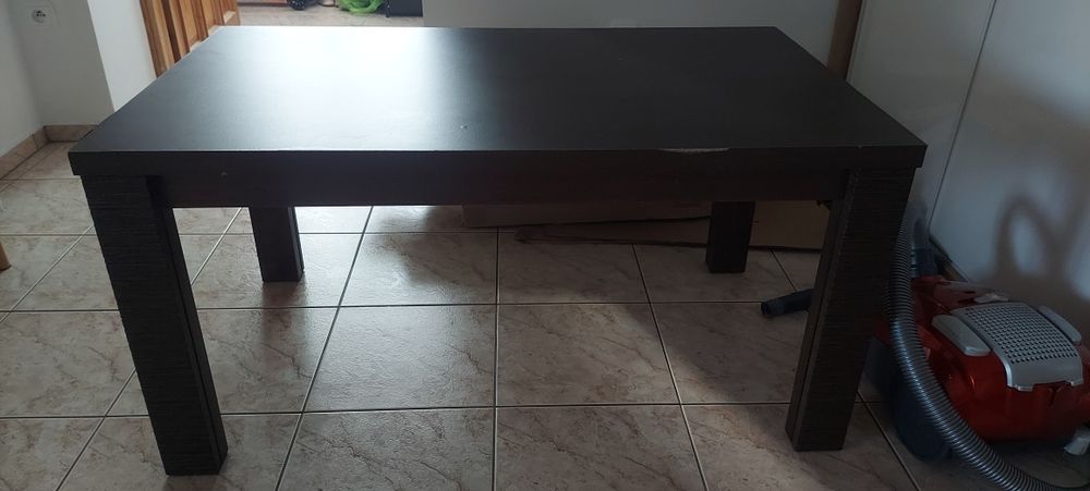 Oddam za darmo używany stół w kolorze wenge