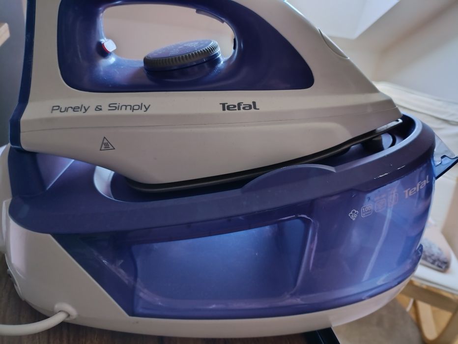 Tefal Purely & Simply żelazko ze stacją parową