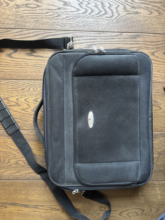 Solidna torba na duzego laptopa