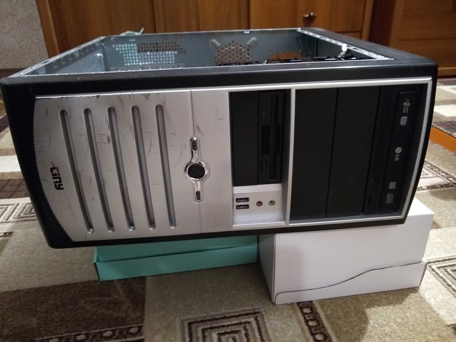 Комп`ютер, системний блок 2 ядра, 2 ГБ, 400 W, великий корпус