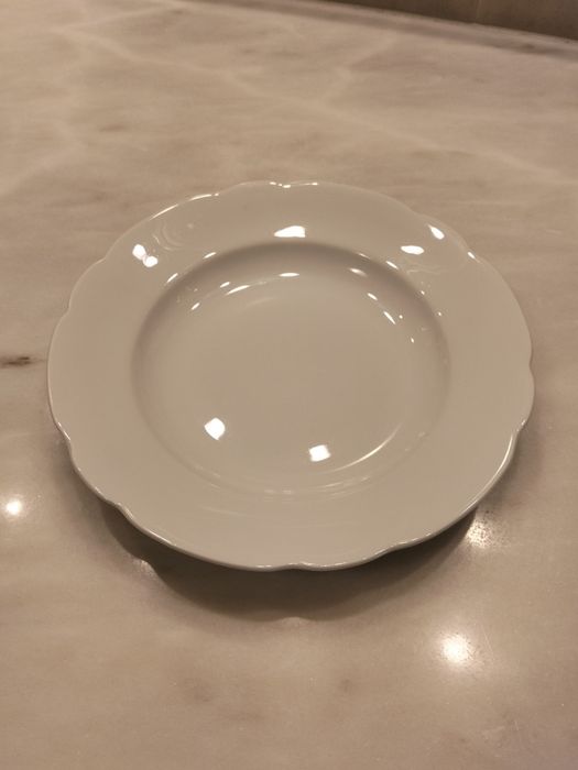 Pratos de sopa brancos, Vista Alegre, antigos, cada prato