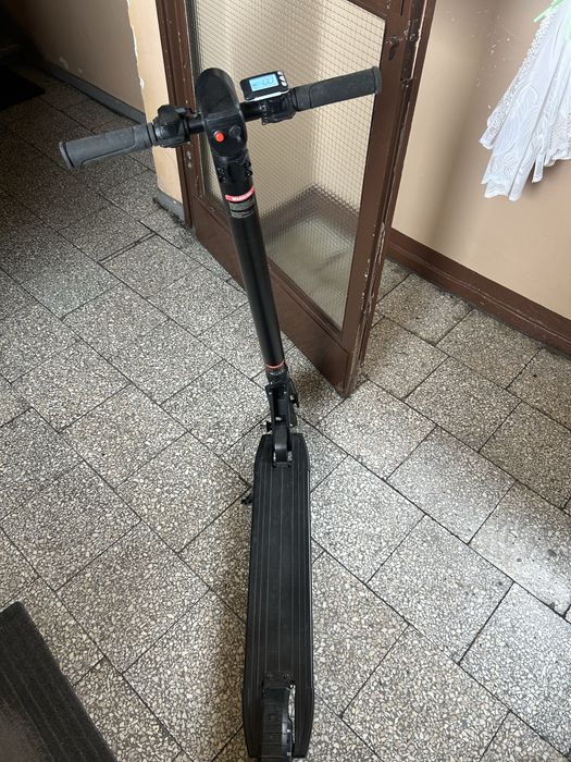 Hulajnoga elektyczna w dobrym stanie