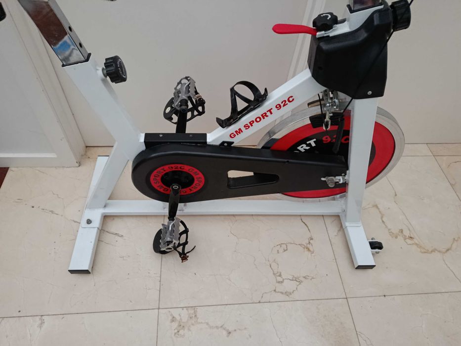 Bicicleta Indoor Spinning GM Sport 92C – Robusta e Ajustável