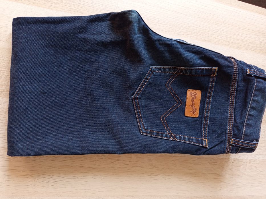 Продам джинси вранглер
