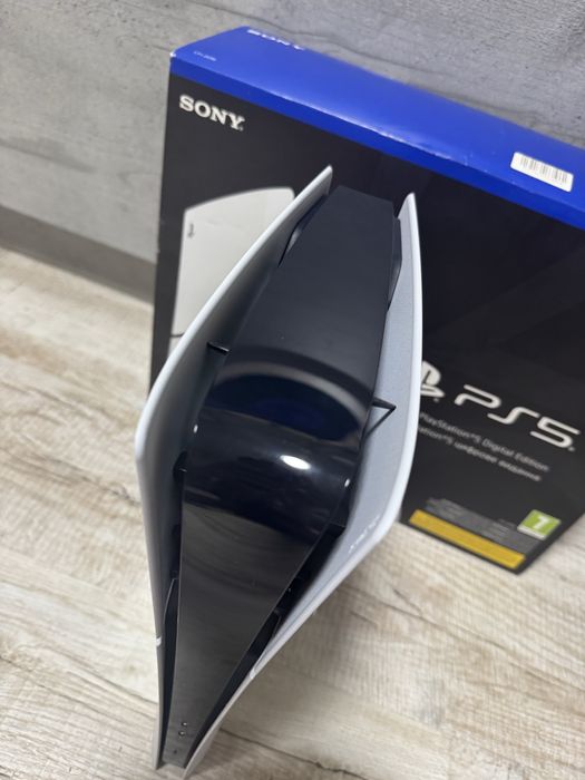 PlayStation 5 Slim Digital Edition 1TB - ідеальний стан з гарнтією