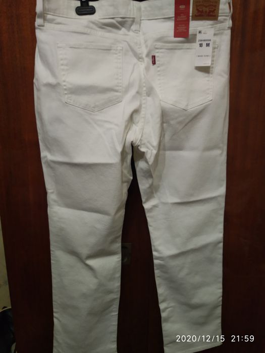 Женские джинсы Levi's !