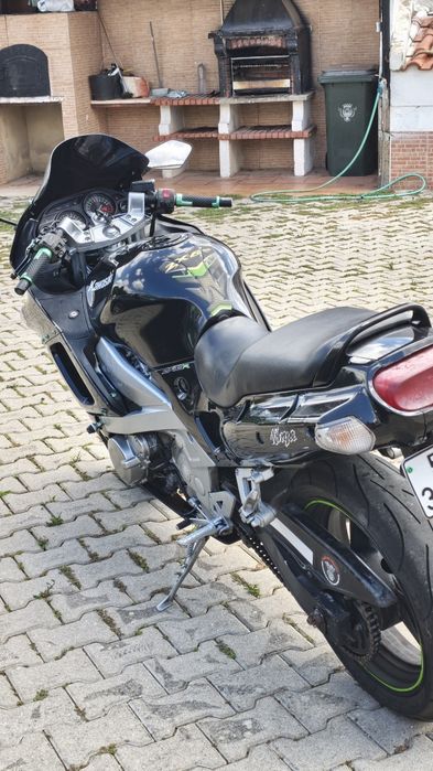 Kawasaki Ninja ZZR 600 – Excelente Estado