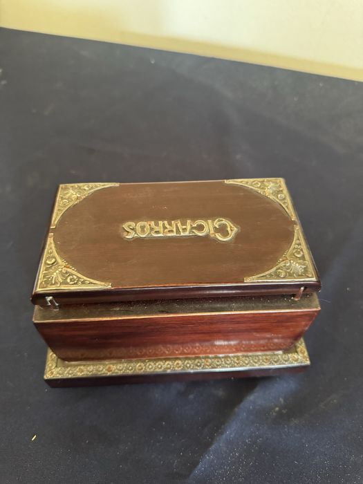 Caixa para guardar cigarros coleção