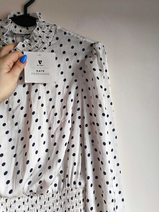 Sukienka V by Very klasyczne czarne grochy na białym tle -rozmiar M/38