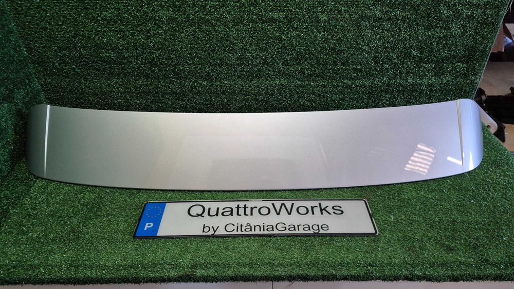 Aileron Audi Q5 8R original com 3º stop 8R0827933A - pintura nova - em excelente estado
