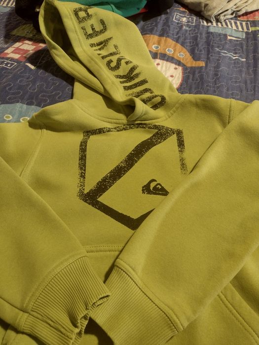 Camisola , "sweat shirt"