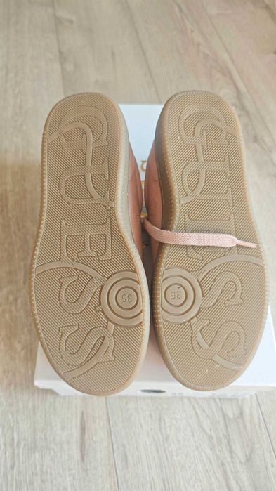 Buty Guess rozm. 35 light pink NOWE