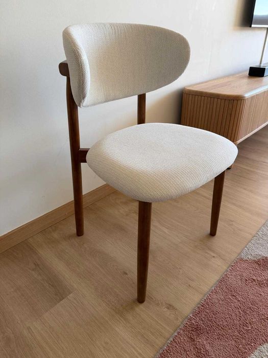 Mesa de Jantar e Cadeiras
