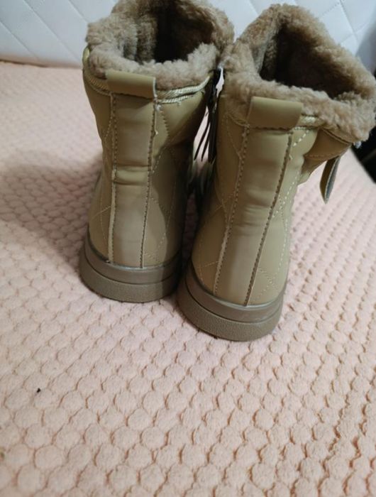Продам нові жіночі зимові черевики