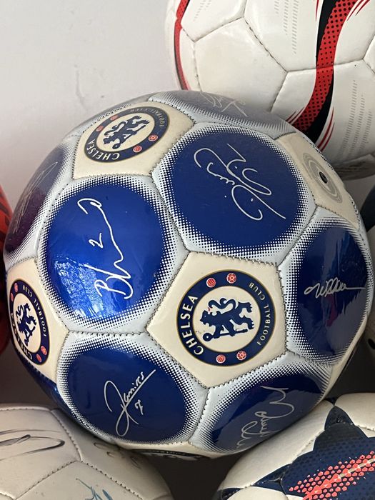 Pilka nozna Chealsy z podpisami