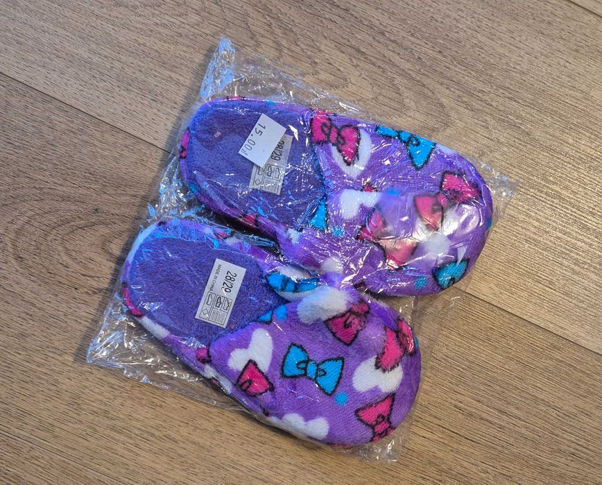 Kapcie dla dziewczynki. Rozmiar 28/29