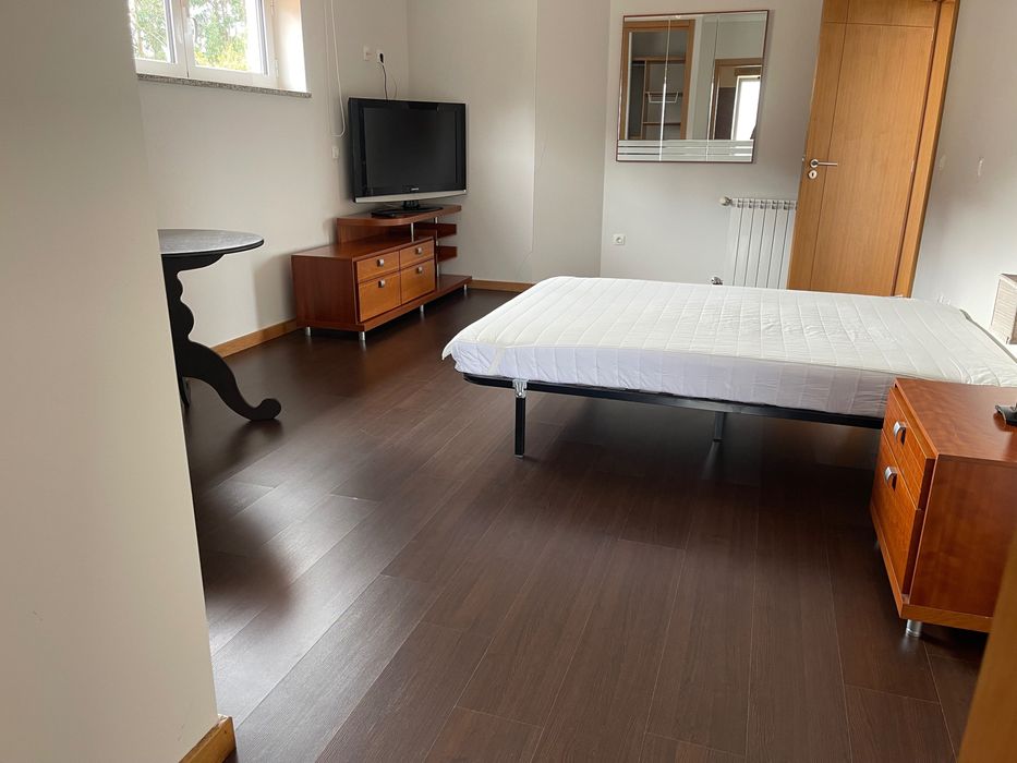 Viseu Aluga-se quarto (suíte) com wc privativo
