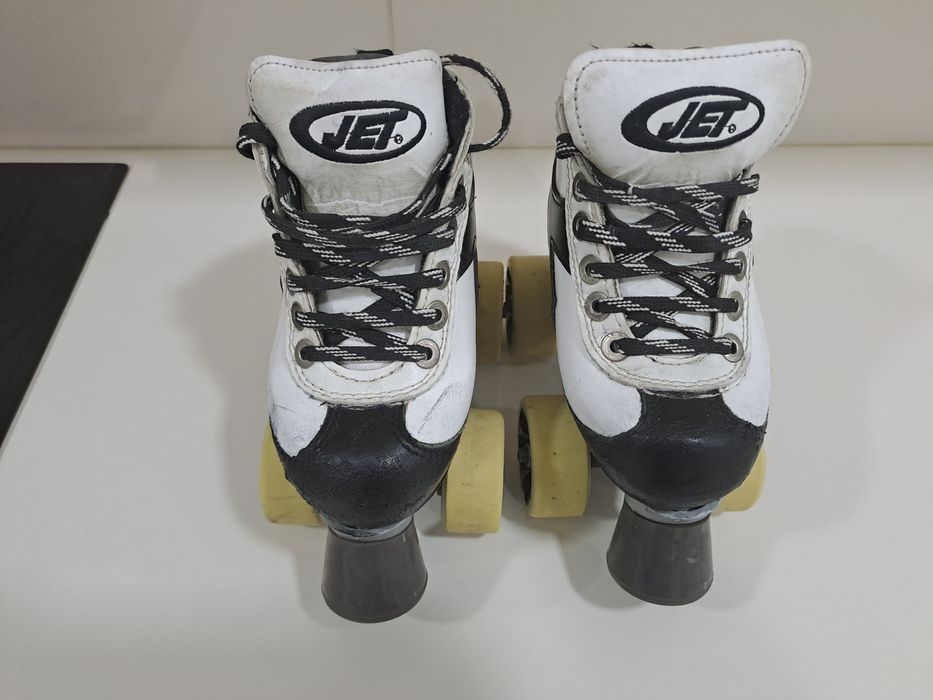 Patins e material de patinagem