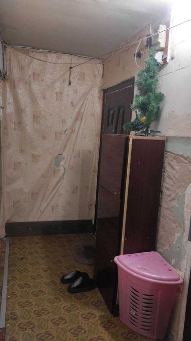 На пл.ТолбухіноПродається від Власника Кімната в комунальній квартирі