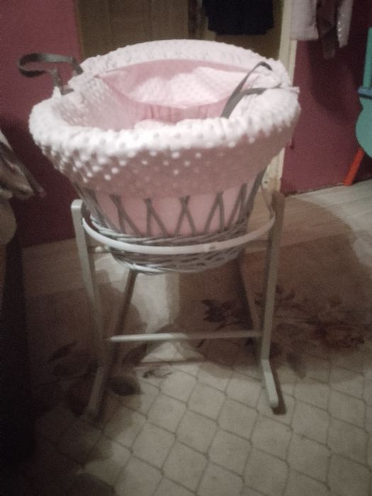 Kołyska dla dziewczynki