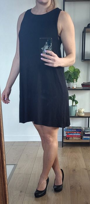 Czarna sukienka krótka