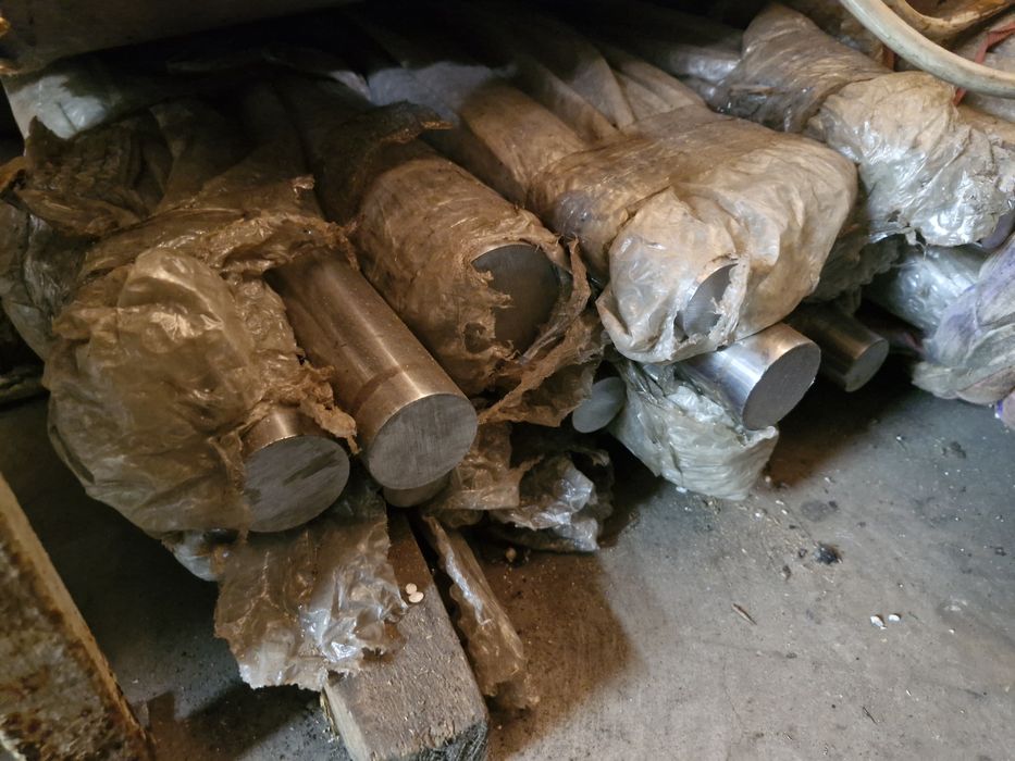 Штоки і гільзи гідроциліндра, нові, ціна за кілограм, прутки по 5м