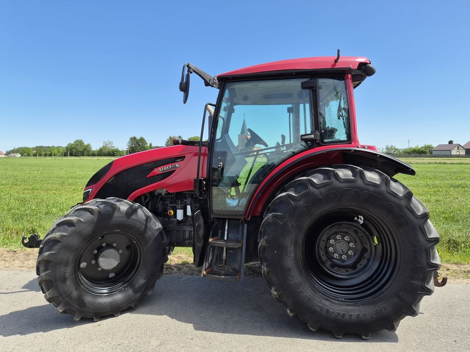 Valtra A 134 . Tuż Niski przebieg.Pneumatyka .   Okazja.