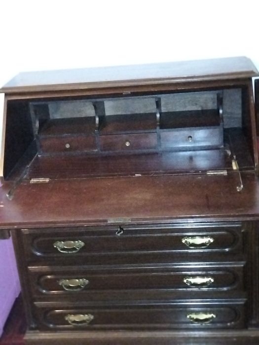 Escrivaninha em Mogno