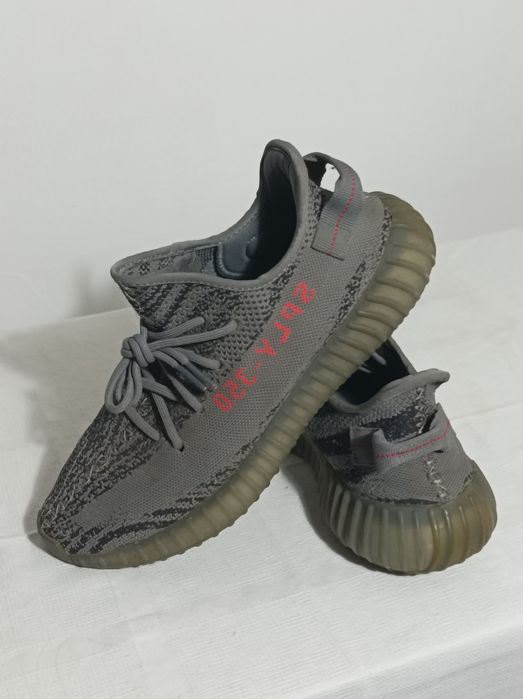 Yeezy 350 verde caqui