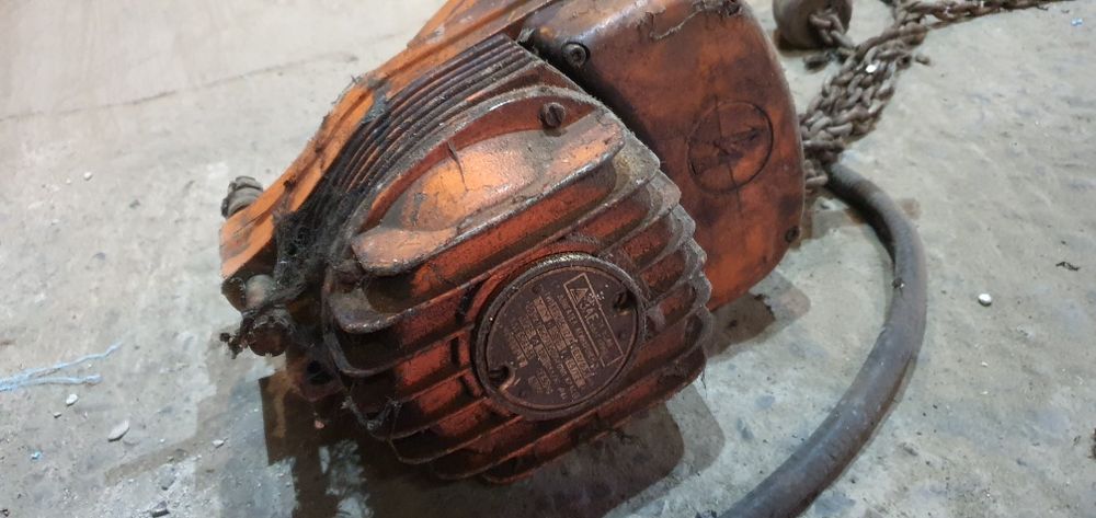 Лебідка тельфер з ланцюгом