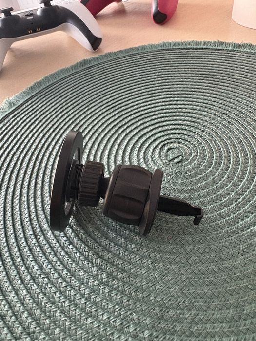 Uchwyt samochodowy na Magsafe Apple