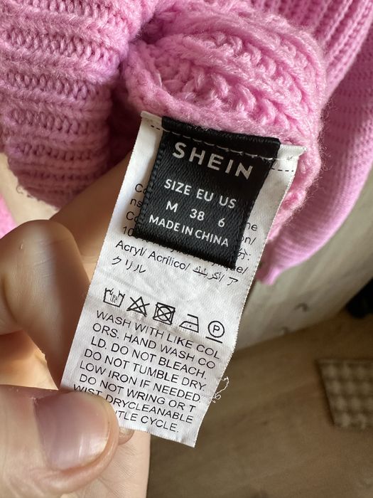 Sweter damski do pasa