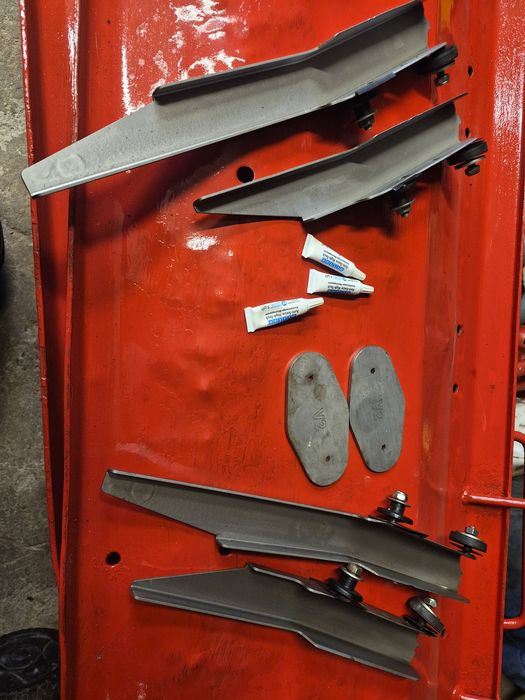 Łopatki rozsiewacza Amazone ZA-V, V-set 2, przeciwwagi.