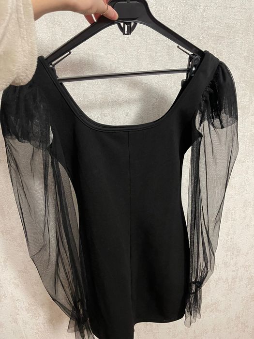 Чорна елегантна сукня