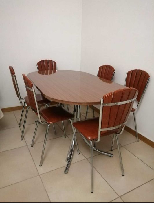 Mesa de jantar com 6 cadeiras