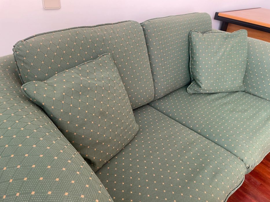 Sofa cama + almofadas