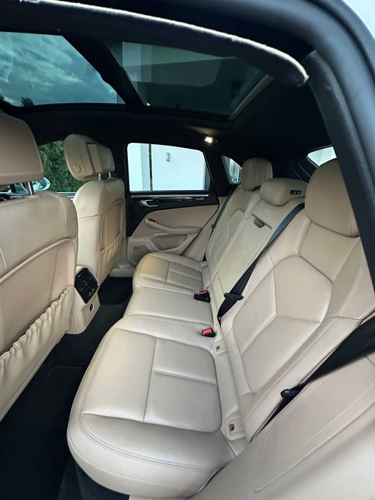 Porsche Macan 2022 rok