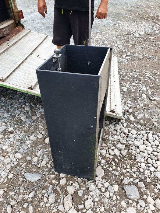 Paśniki do świń w bdb stanie