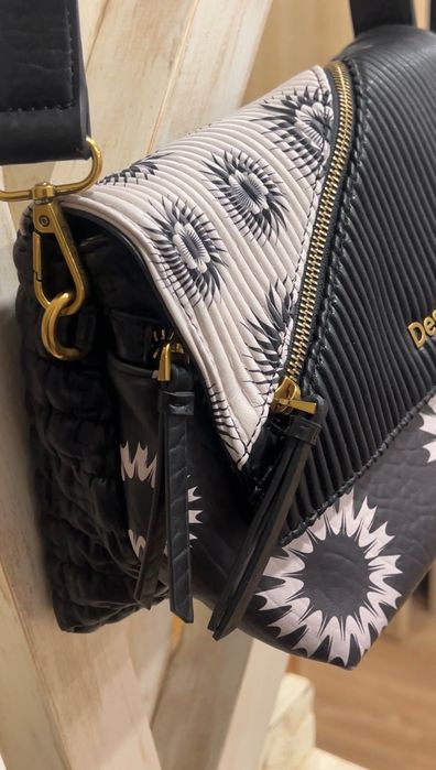 Bolsa/Mala Tiracolo para Mulher -Desigual- (Preta/Branca/Dourada)