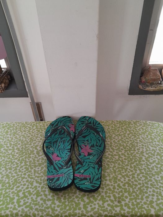 Vendo Chinelos de Senhora muito bonitos como novos