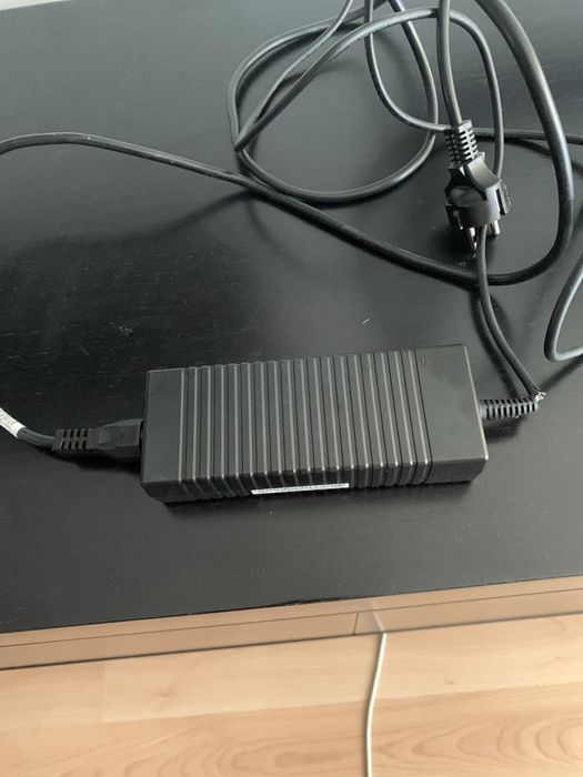 Carregador de computador HP e cabo de alimentação