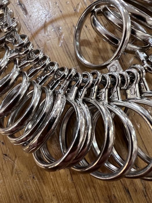 Medidor de Anéis Profissional em Metal (Escala UK/AZ)