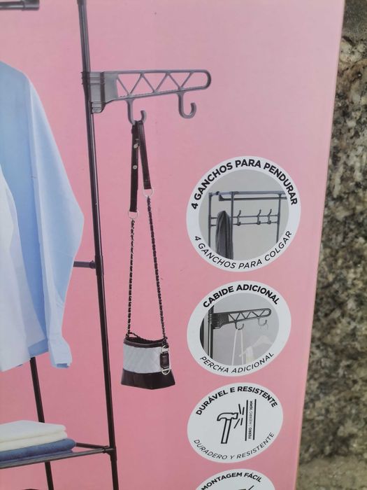 Estante cabideiro multifuncional preta