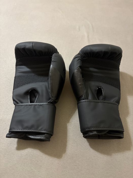 Luvas de Boxe/Kickbox Venum Preta 12 oz