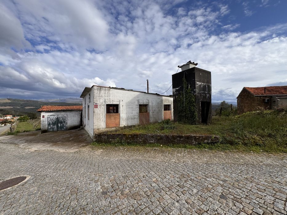 Moradias em Codesoso  (celorico de basto)