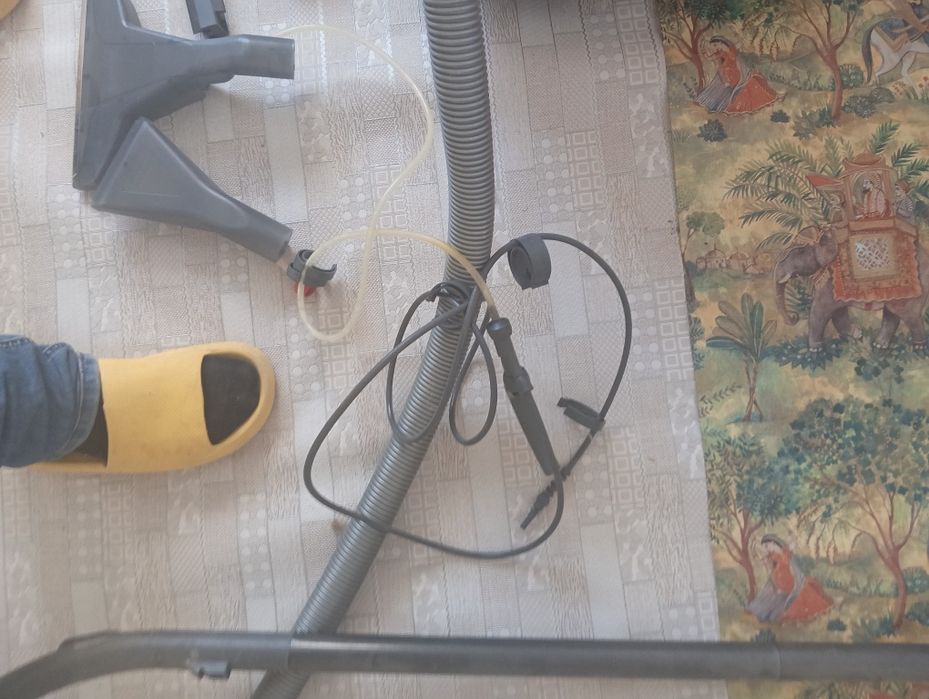 Продам пылесос моющий