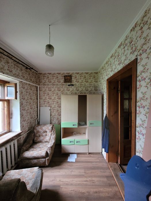 Усатово дом на фасадном участке граница ,с городом.